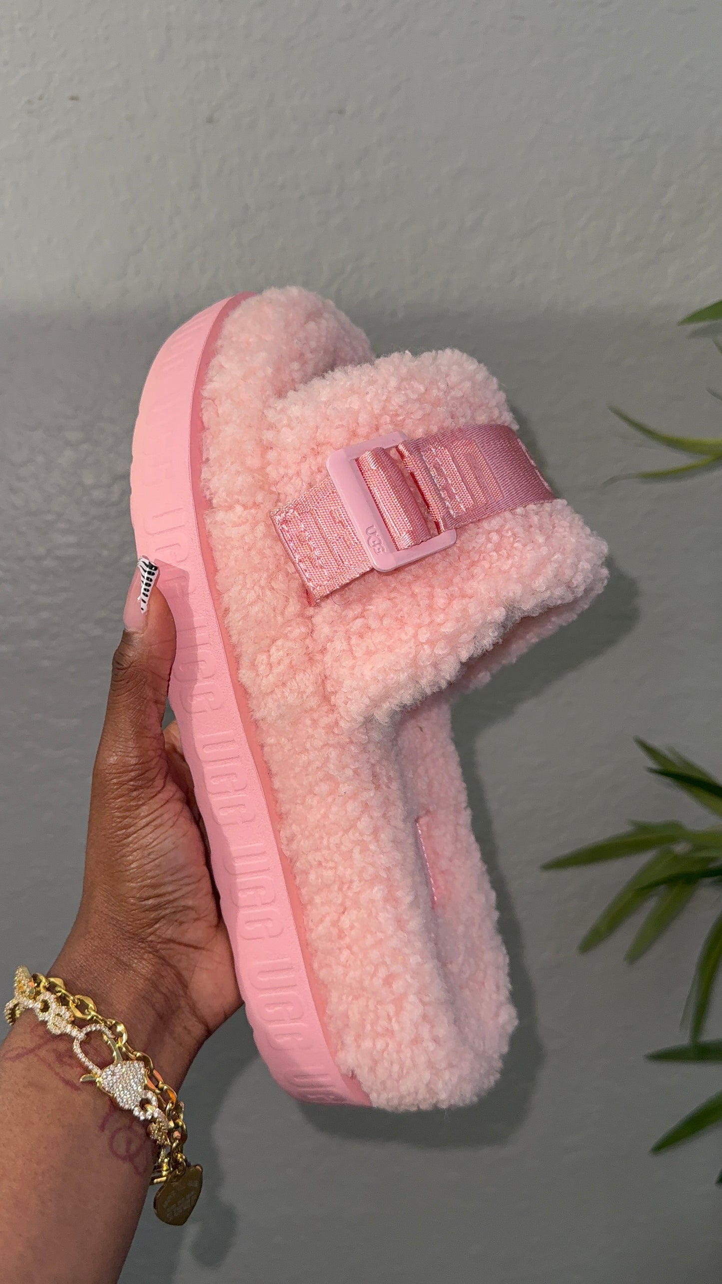 Pink slide size 9 ready